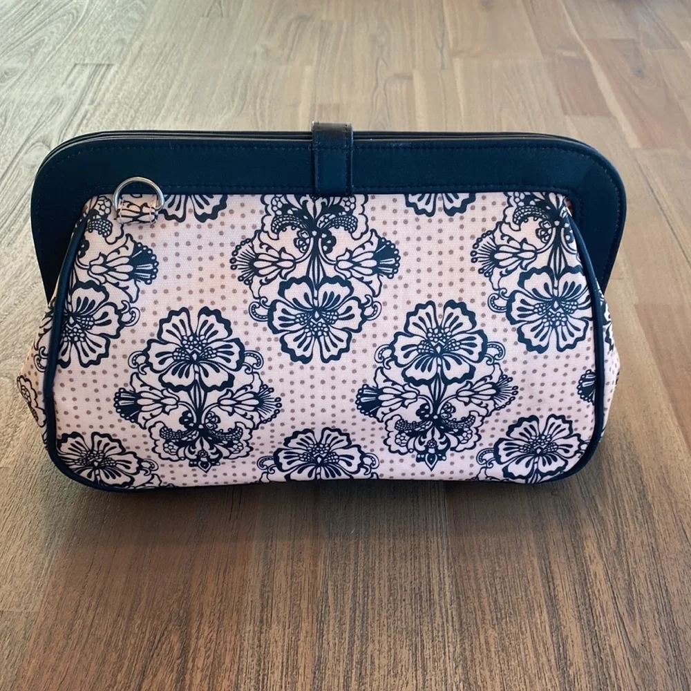 Petunia Pickle Bottom | Baby Crosstown Clutch Diaper Bag & Changing Pad | Infant